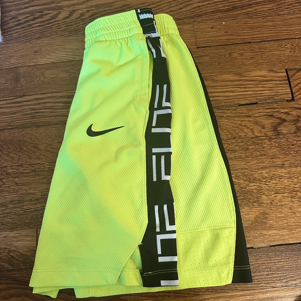 Boys Nike Elite basketball shorts